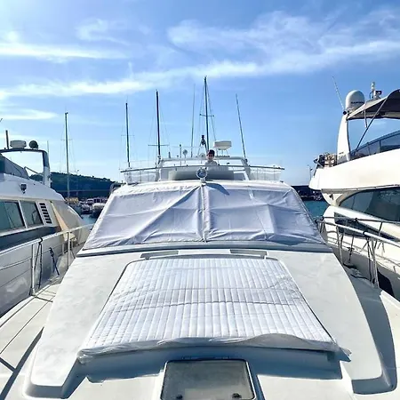 Boat&breakfast Monica Iv 보트호텔 *